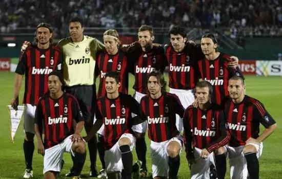 两人同时出 两人同时出