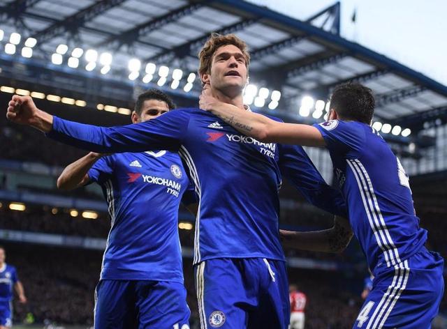 王曼昱与孙 王曼昱与孙