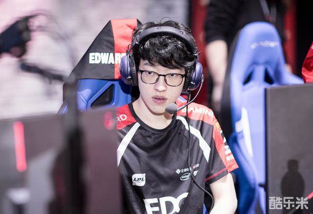 篮板的数据 篮板的数据