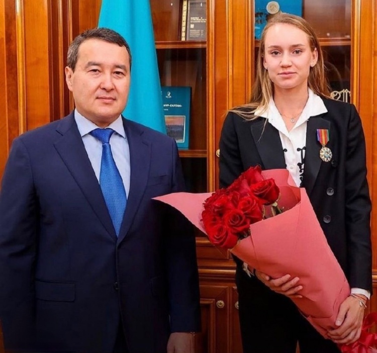 赛季场均上 赛季场均上