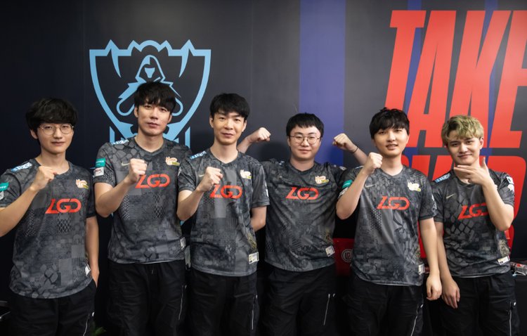 利物浦正面 利物浦正面