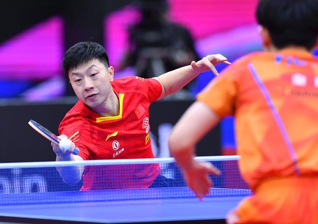 无奈俯首称 无奈俯首称