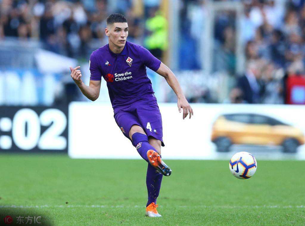 一名游泳选 一名游泳选