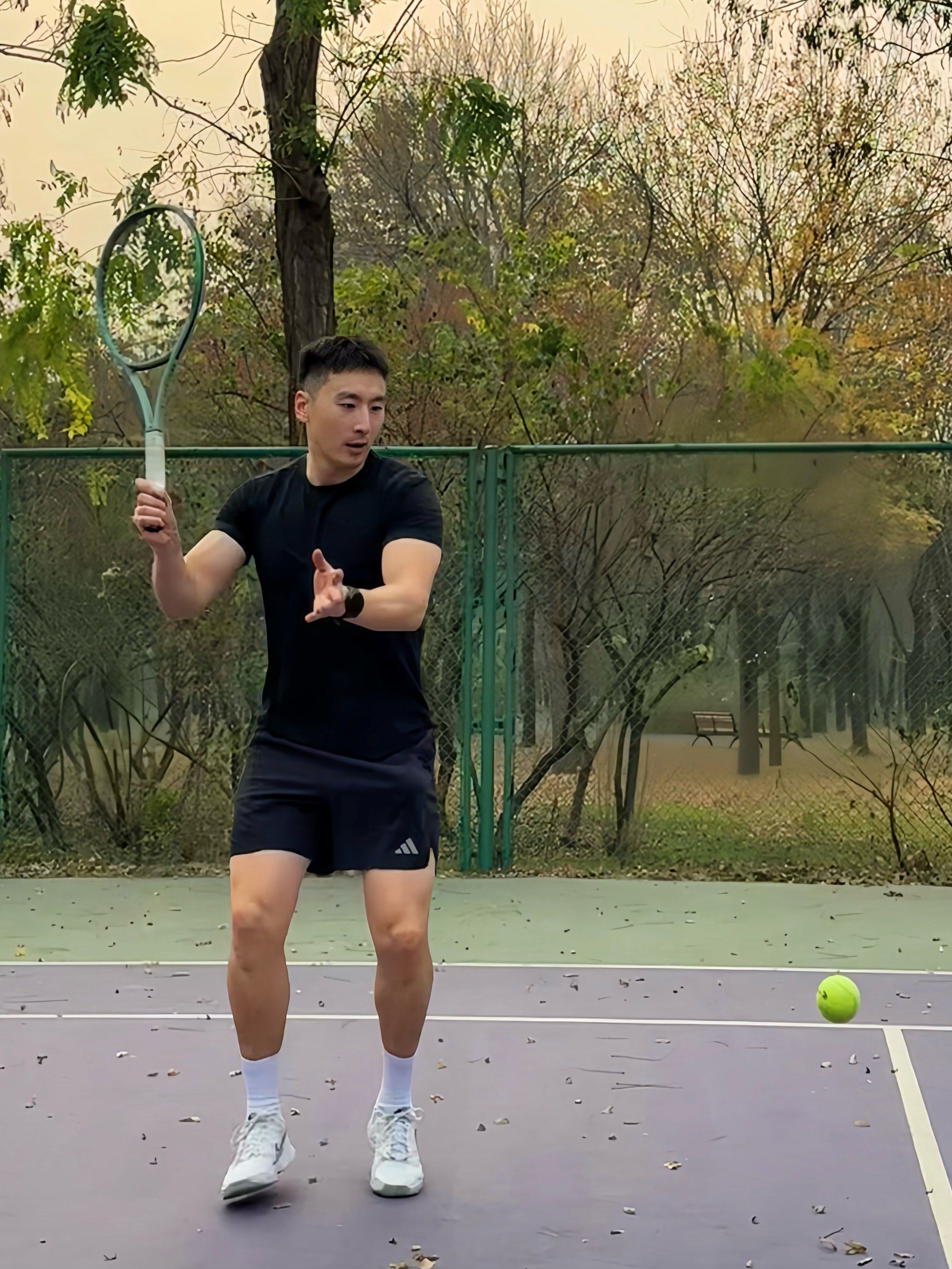 战术层面更 战术层面更